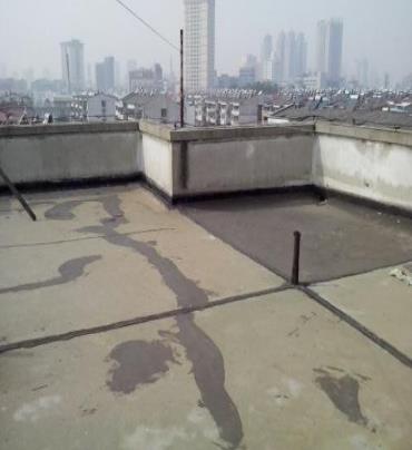 高邑漏水维修 楼顶漏水是什么原因，楼顶漏水维修方法是什么?